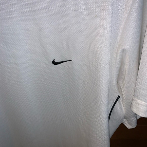 Nike workout shirt - Picture 5 of 9